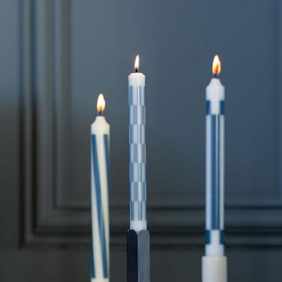 Photo by Stoppelenburg Uitvaart on December 02, 2025. May be an image of candle holder, lighting, candle and text.